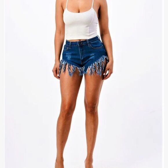 Vintage high rise Levi's cheeky shorts - Picture 1 of 7